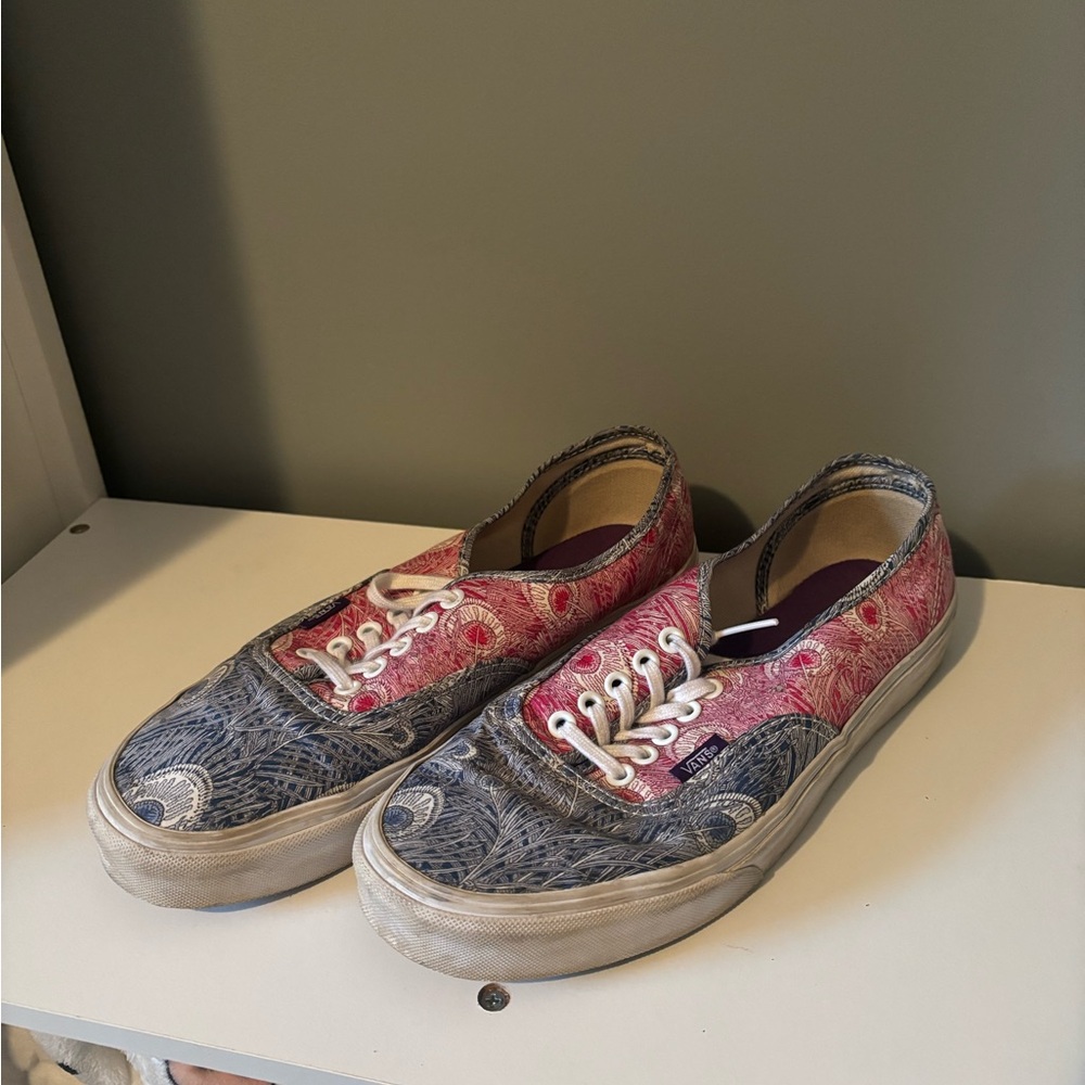 Shoes - Picture 2 of 5